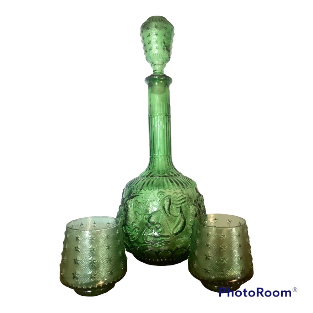 ZODIAC pattern Green Italian Empoli Glass Genie Bottle/Decanter + 2 glasses.